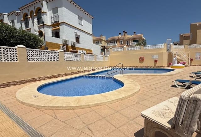 2 soveværelse Villa til salg i Villamartin, Orihuela med swimmingpool garage - € 218.000 (Ref: 9990027)