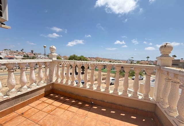2 soveværelse Villa til salg i Villamartin, Orihuela med swimmingpool garage - € 218.000 (Ref: 9990027)
