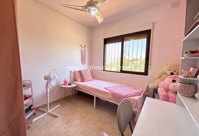 2 soveværelse Villa til salg i Villamartin, Orihuela med swimmingpool garage - € 218.000 (Ref: 9990027)