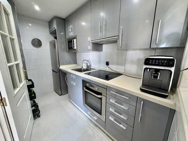 1 quarto Apartamento de Praia para venda em Benalmadena Costa, Benalmádena com piscina garagem - 299 000 € (Ref: 9324803)