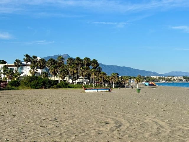 Building Plot for sale in Cancelada, Estepona - € 3,680,000 (Ref: 9324804)