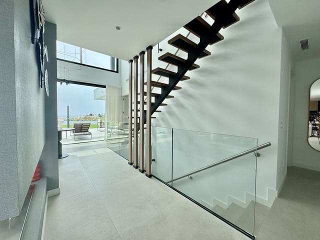 6 soveværelse Villa til salg i Cancelada, Estepona med swimmingpool garage - € 2.980.000 (Ref: 9324805)