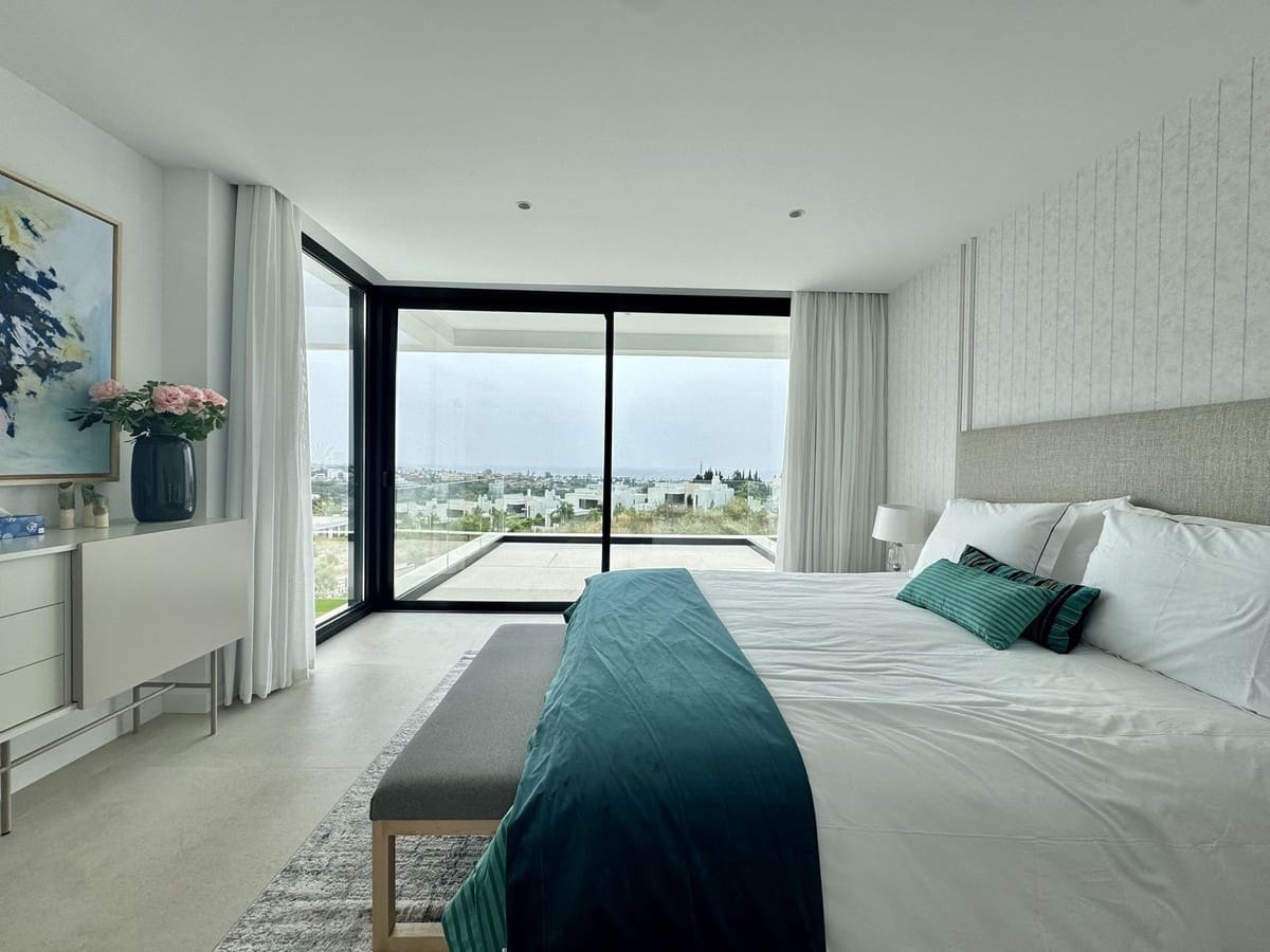 6 bedroom Villa for sale in Cancelada with pool garage - € 2,980,000 (Ref: 9324805)