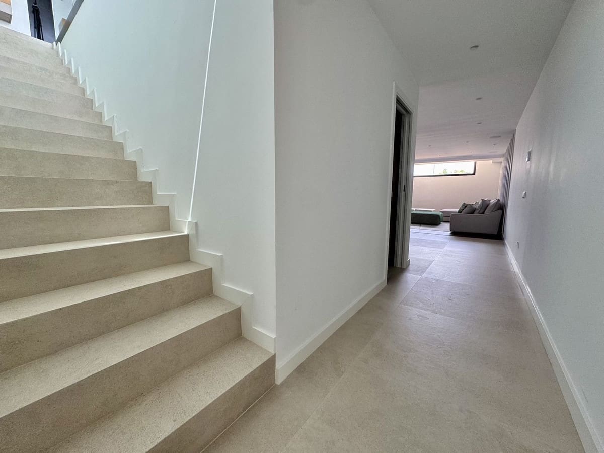 6 bedroom Villa for sale in Cancelada with pool garage - € 2,980,000 (Ref: 9324805)