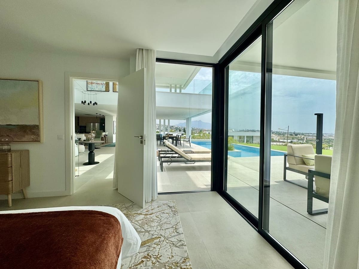 6 bedroom Villa for sale in Cancelada with pool garage - € 2,980,000 (Ref: 9324805)