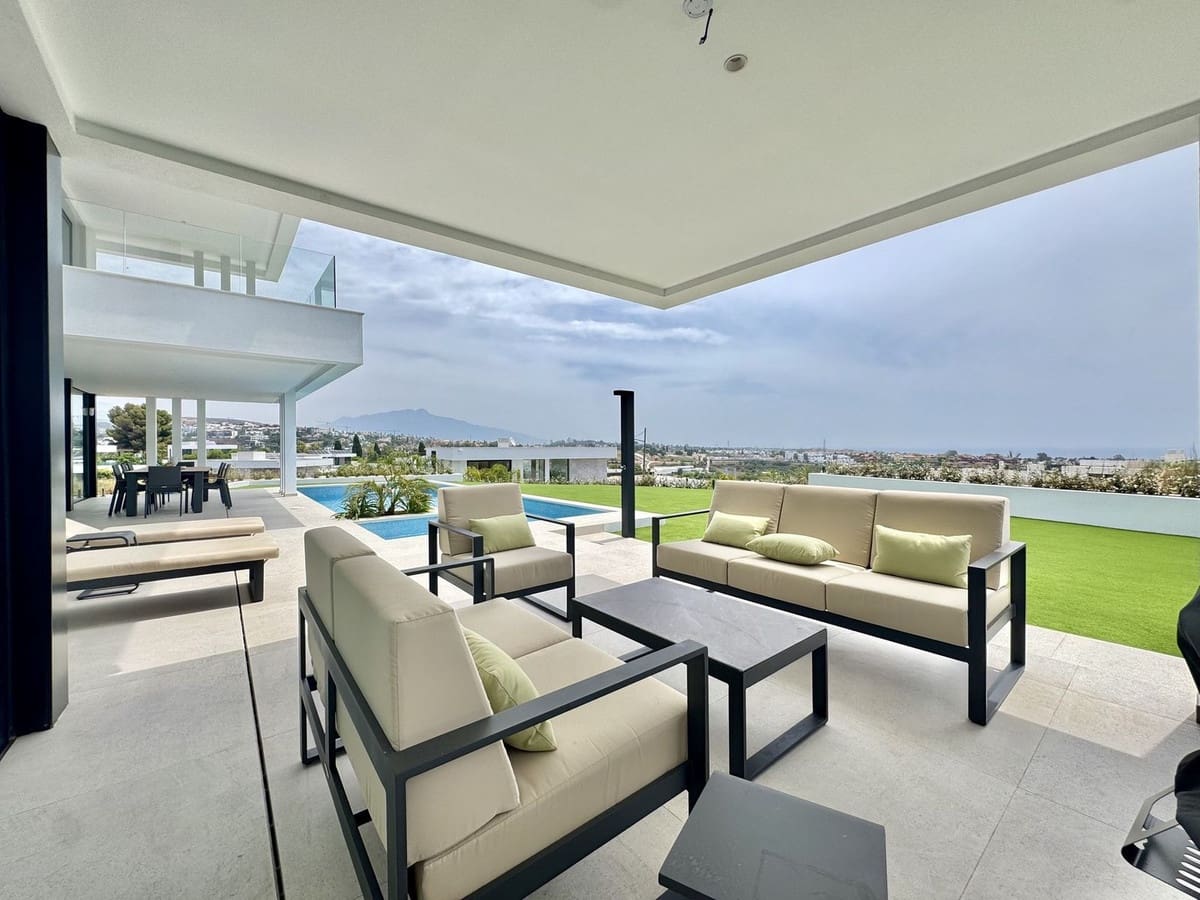 6 bedroom Villa for sale in Cancelada with pool garage - € 2,980,000 (Ref: 9324805)