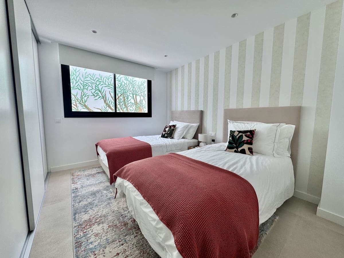 6 bedroom Villa for sale in Cancelada with pool garage - € 2,980,000 (Ref: 9324805)