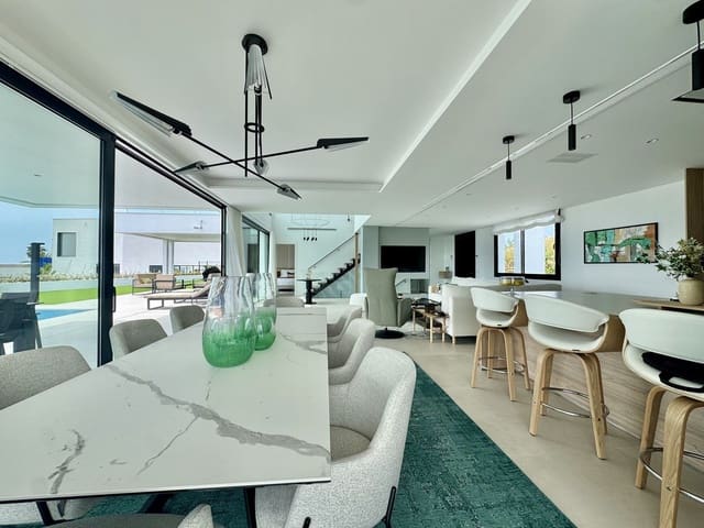 6 soverom Villa til salgs i Cancelada, Estepona med svømmebasseng garasje - € 2 980 000 (Ref: 9324805)