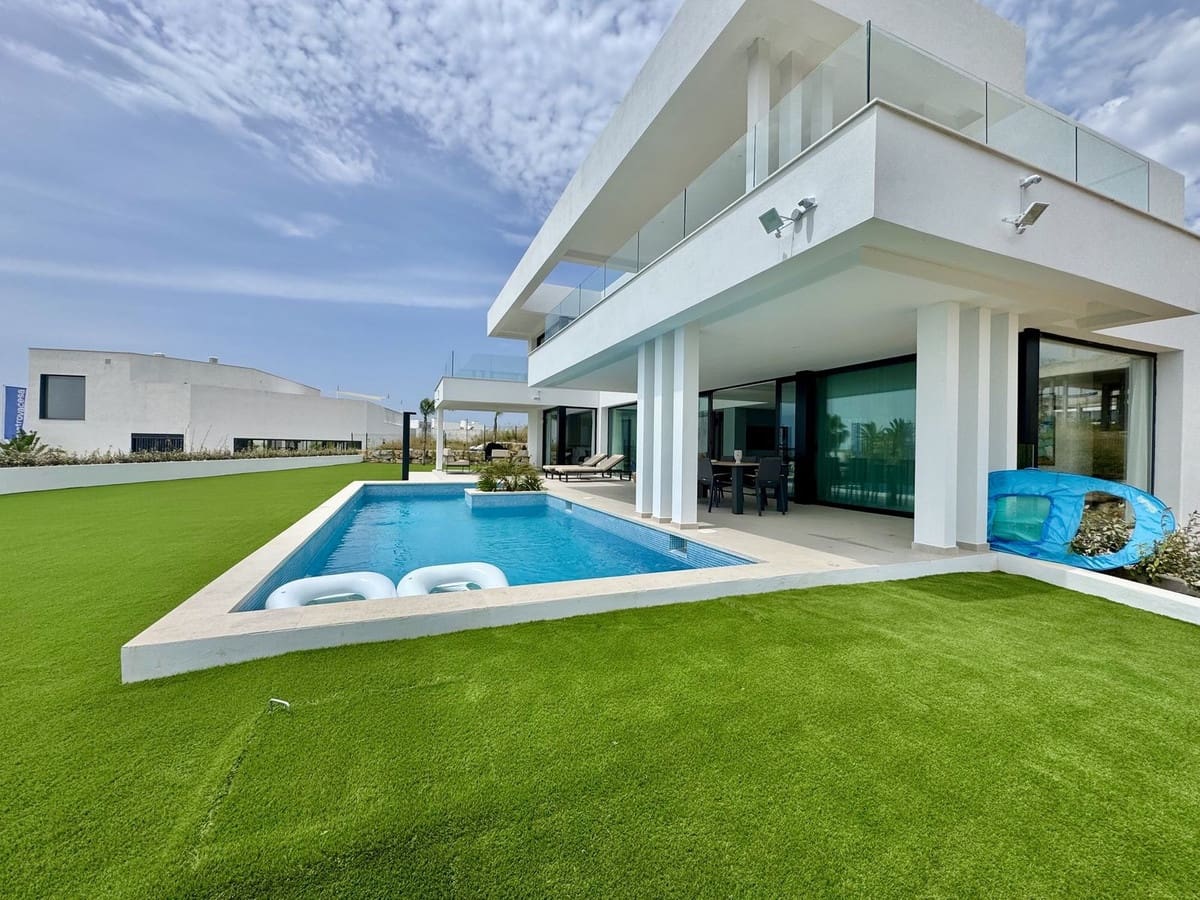 6 bedroom Villa for sale in Cancelada with pool garage - € 2,980,000 (Ref: 9324805)