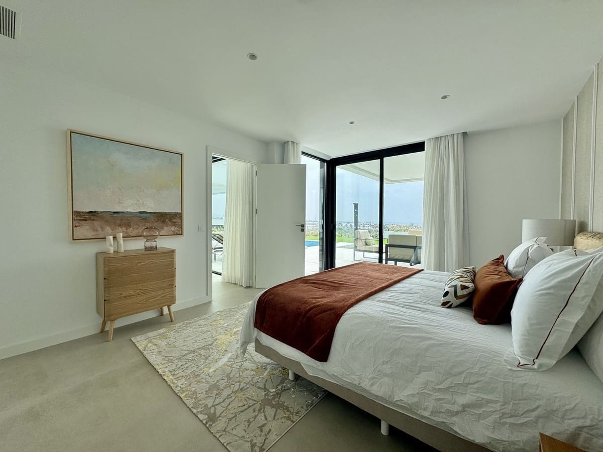 6 bedroom Villa for sale in Cancelada with pool garage - € 2,980,000 (Ref: 9324805)