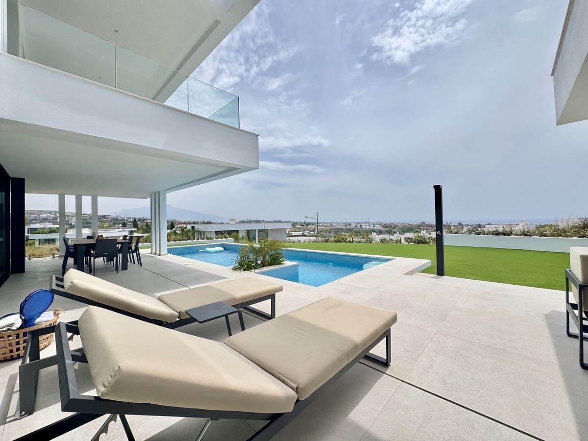 6 bedroom Villa for sale in Cancelada with pool garage - € 2,980,000 (Ref: 9324805)