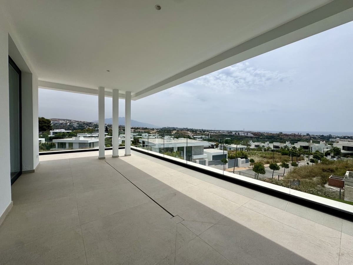 6 bedroom Villa for sale in Cancelada with pool garage - € 2,980,000 (Ref: 9324805)