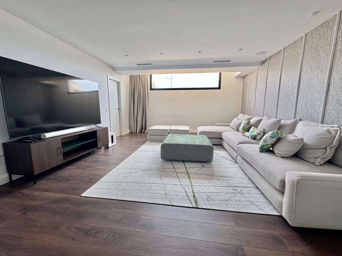 6 bedroom Villa for sale in Cancelada with pool garage - € 2,980,000 (Ref: 9324805)