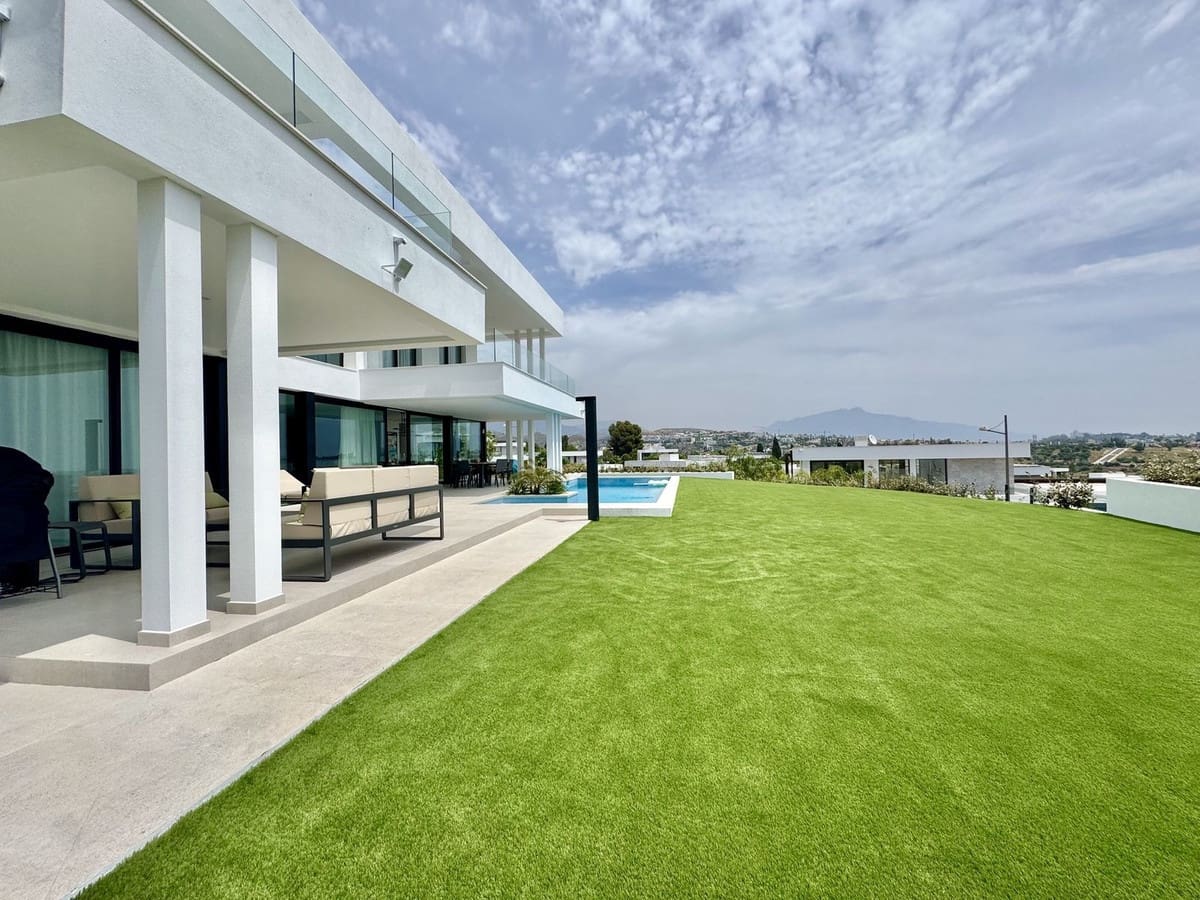 6 bedroom Villa for sale in Cancelada with pool garage - € 2,980,000 (Ref: 9324805)