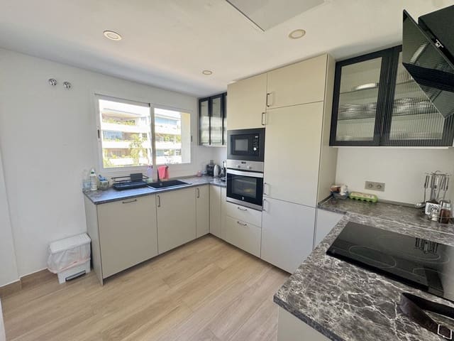 3 bedroom Beach Apartment for sale in Elviria, Marbella with pool garage - € 849,000 (Ref: 9324807)