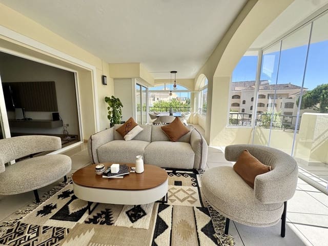 3 quarto Apartamento de Praia para venda em Elviria, Marbella com piscina garagem - 849 000 € (Ref: 9324807)