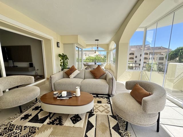 3 soverom Strandleiligheter til salgs i Elviria, Marbella med svømmebasseng garasje - € 849 000 (Ref: 9324807)