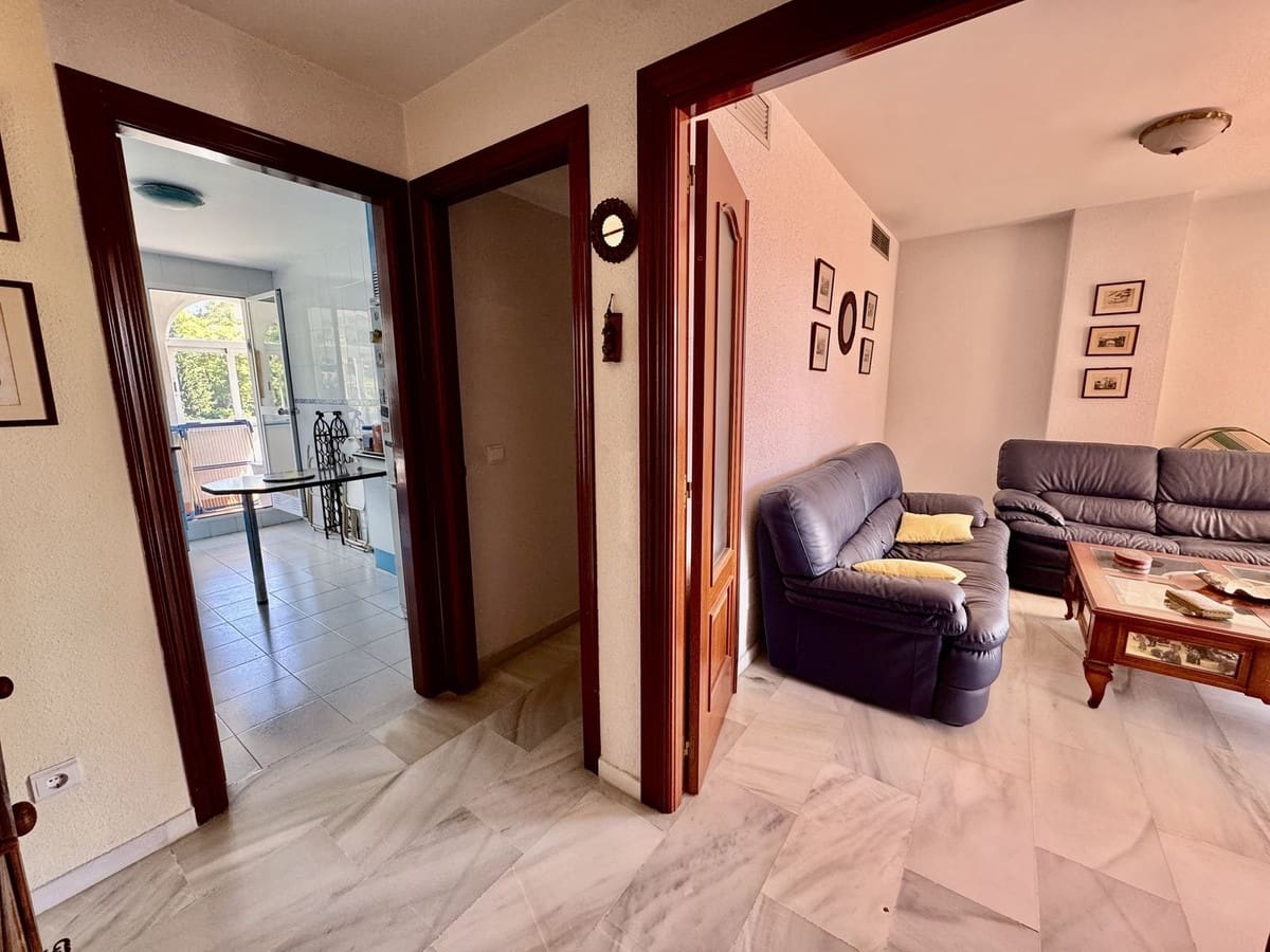 3 sypialnia Penthouse na sprzedaż w Marbella z garażem - 675 000 € (Ref: 9324808)