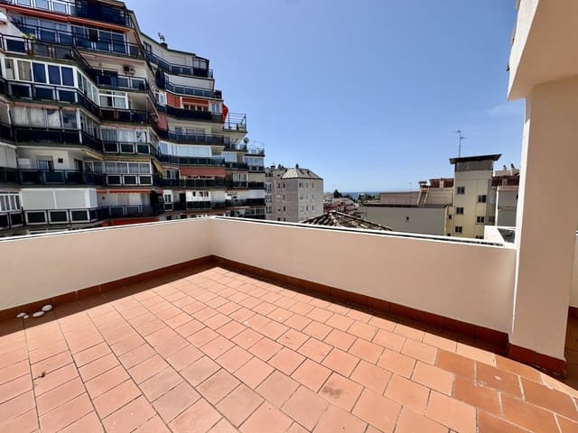 3 sypialnia Penthouse na sprzedaż w Marbella z garażem - 675 000 € (Ref: 9324808)
