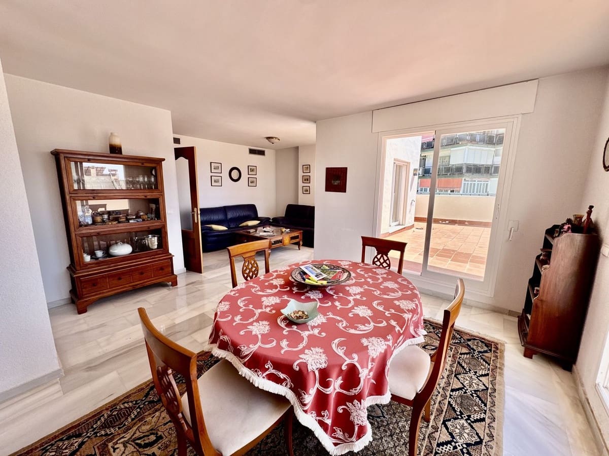 3 sypialnia Penthouse na sprzedaż w Marbella z garażem - 675 000 € (Ref: 9324808)