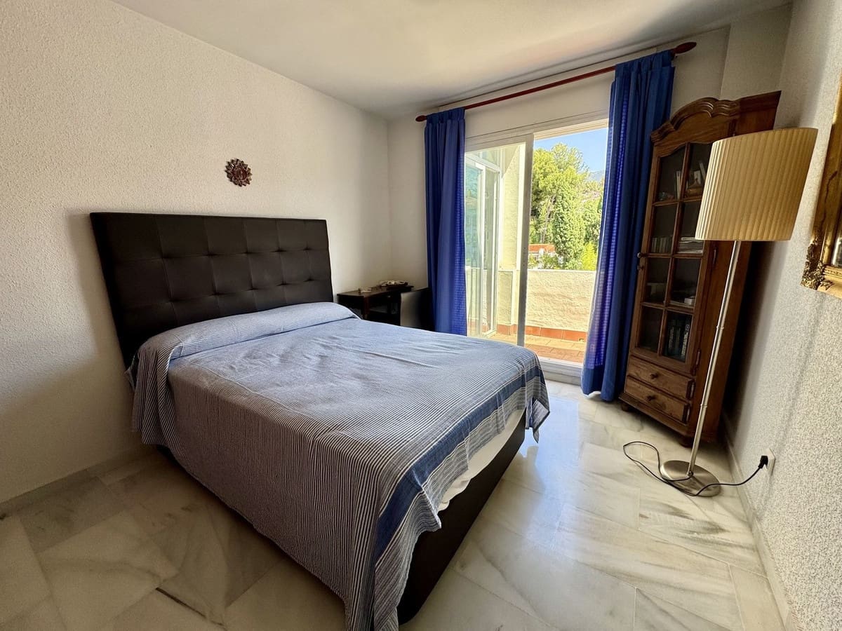 3 sypialnia Penthouse na sprzedaż w Marbella z garażem - 675 000 € (Ref: 9324808)