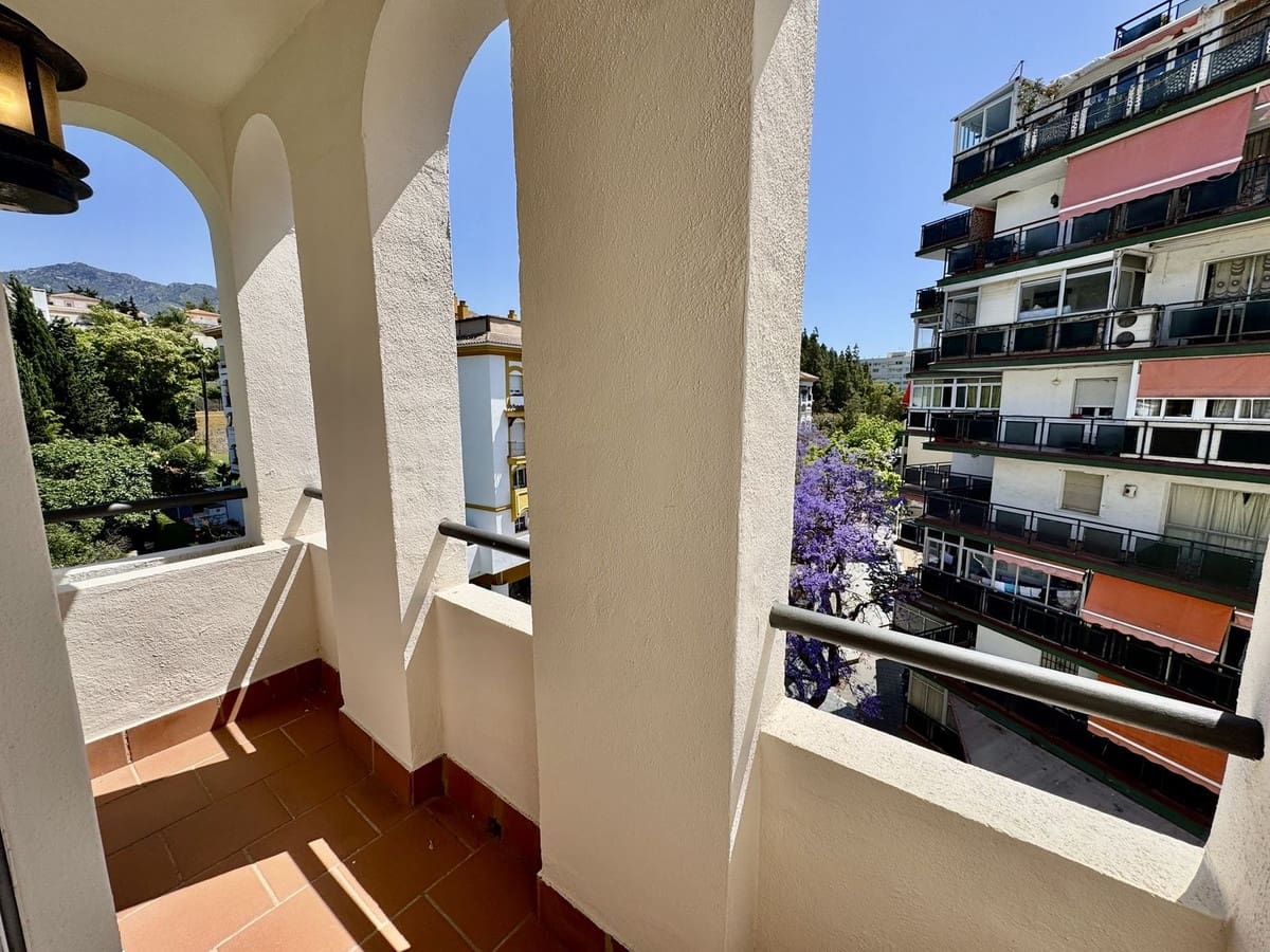 3 sypialnia Penthouse na sprzedaż w Marbella z garażem - 675 000 € (Ref: 9324808)