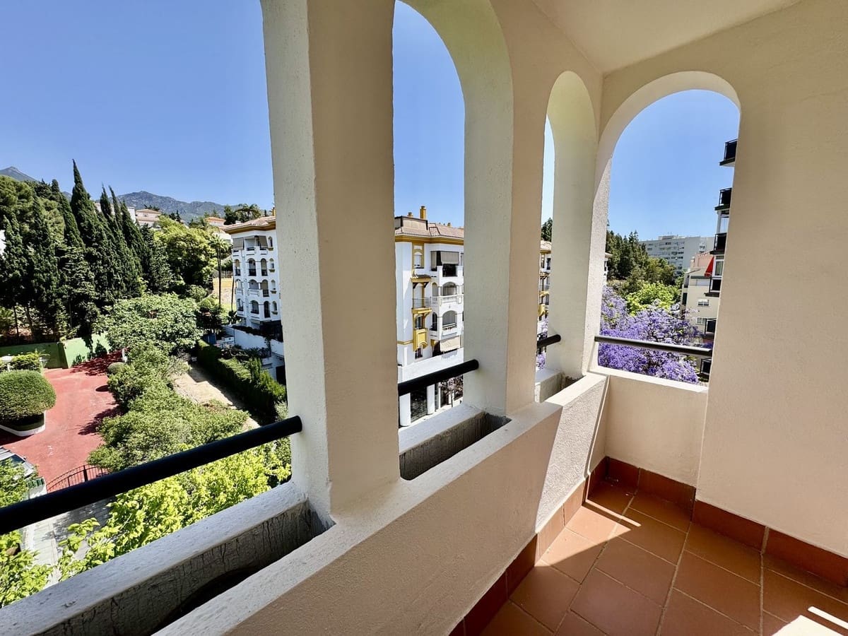 3 sypialnia Penthouse na sprzedaż w Marbella z garażem - 675 000 € (Ref: 9324808)