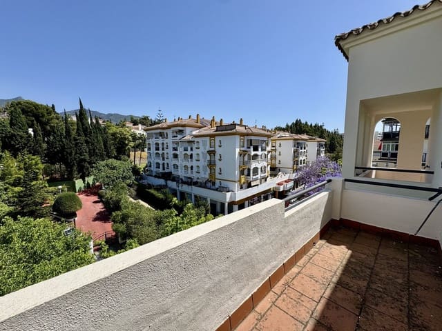3 sypialnia Penthouse na sprzedaż w Marbella z garażem - 675 000 € (Ref: 9324808)