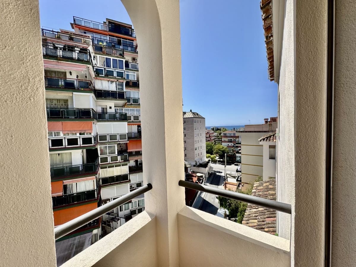 3 sypialnia Penthouse na sprzedaż w Marbella z garażem - 675 000 € (Ref: 9324808)