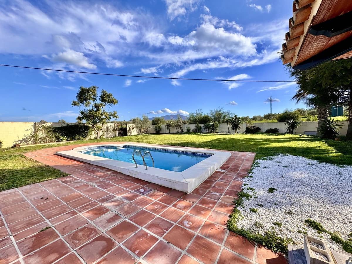 5 slaapkamer Finca/Landhuis te koop in Coin met zwembad garage - € 899.000 (Ref: 9331346)