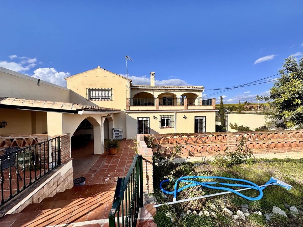 5 slaapkamer Finca/Landhuis te koop in Coin met zwembad garage - € 899.000 (Ref: 9331346)