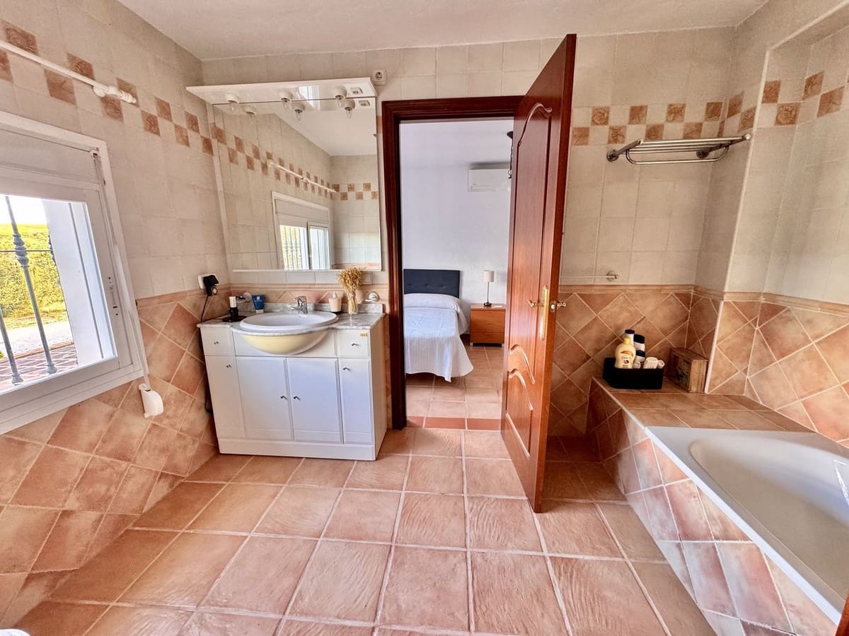 5 bedroom Finca/Country House for sale in Coin with pool garage - € 899,000 (Ref: 9331346)