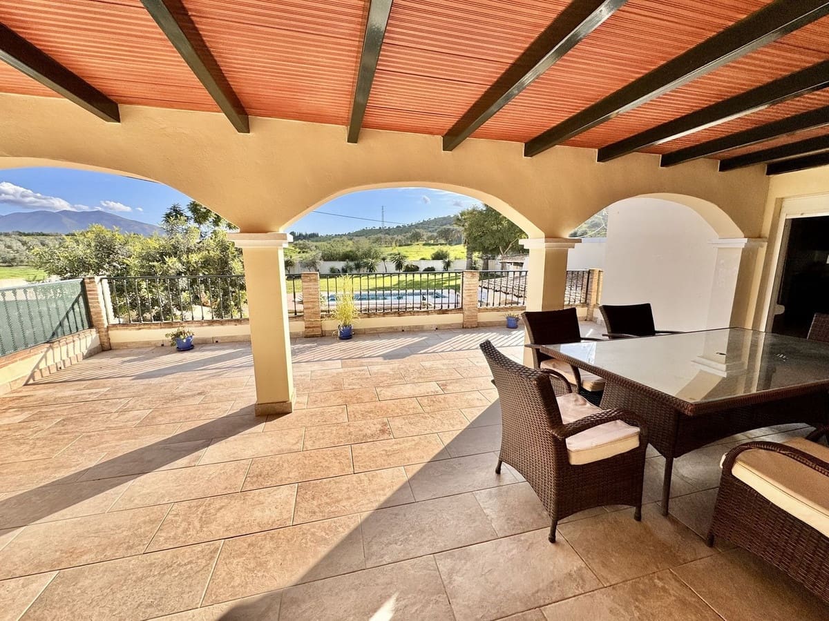 5 bedroom Finca/Country House for sale in Coin with pool garage - € 899,000 (Ref: 9331346)