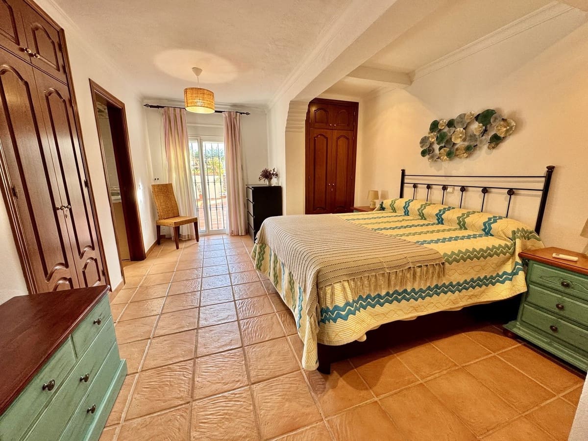 5 bedroom Finca/Country House for sale in Coin with pool garage - € 899,000 (Ref: 9331346)