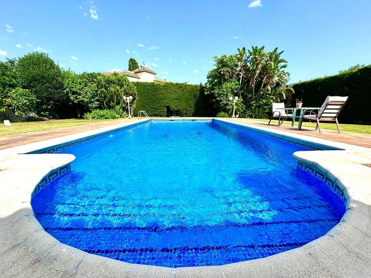 3 sovrum Villa till salu i Marbella med pool garage - 1 275 000 € (Ref: 9331352)