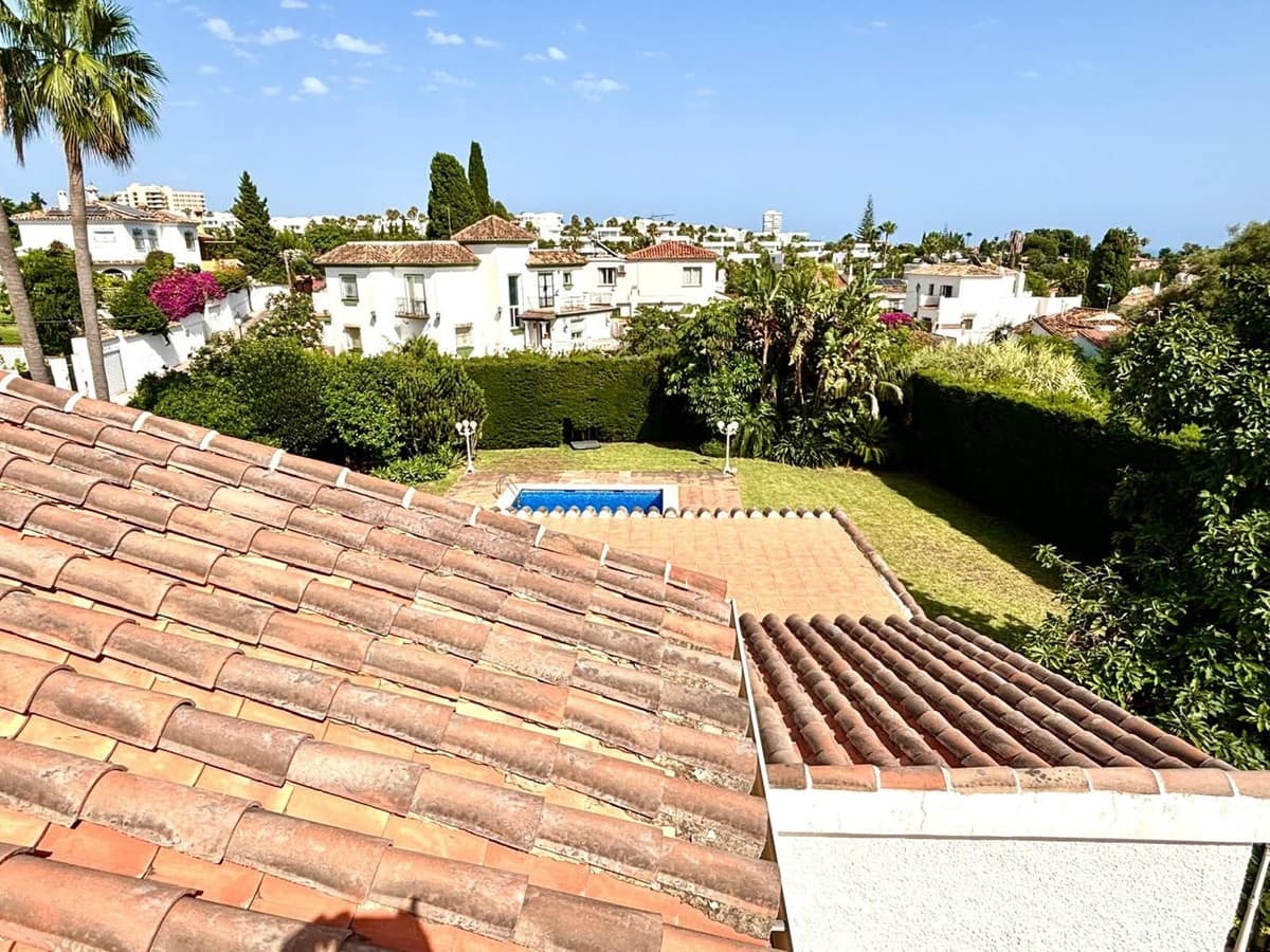 3 sovrum Villa till salu i Marbella med pool garage - 1 275 000 € (Ref: 9331352)