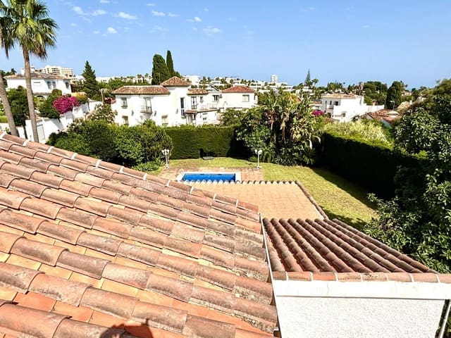 3 sypialnia Willa na sprzedaż w Marbella z basenem garażem - 1 275 000 € (Ref: 9331352)