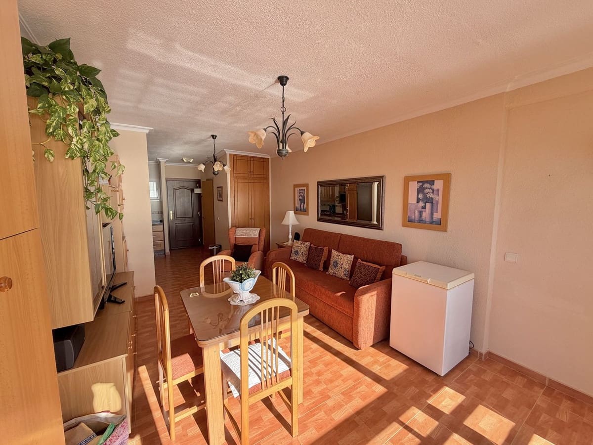 Yksiö myytävänä paikassa Torremuelle mukana uima-altaan - 235 000 € (Ref: 9371429)