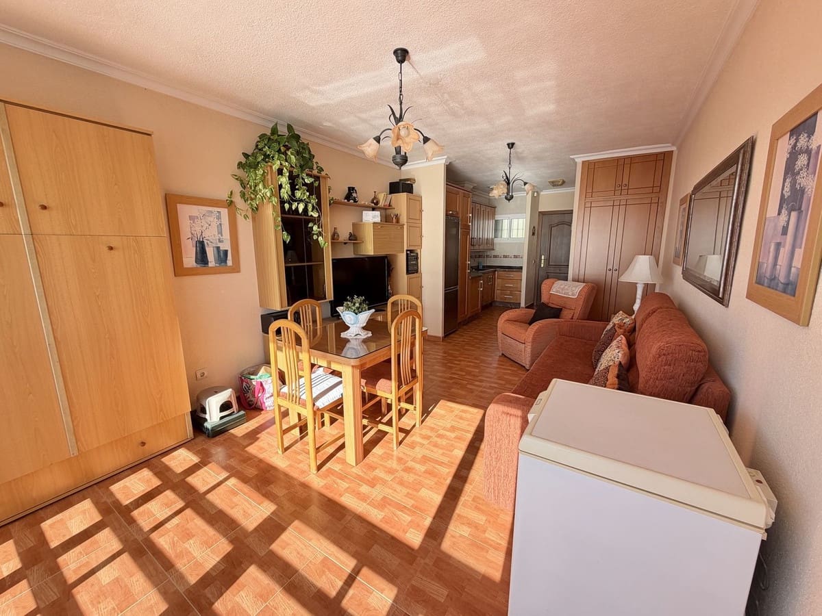 Yksiö myytävänä paikassa Torremuelle mukana uima-altaan - 235 000 € (Ref: 9371429)