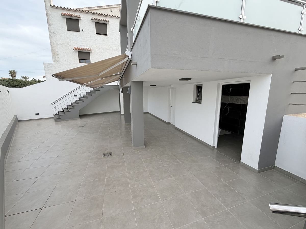 3 slaapkamer Villa te koop in Mijas Costa met zwembad garage - € 849.000 (Ref: 9386385)