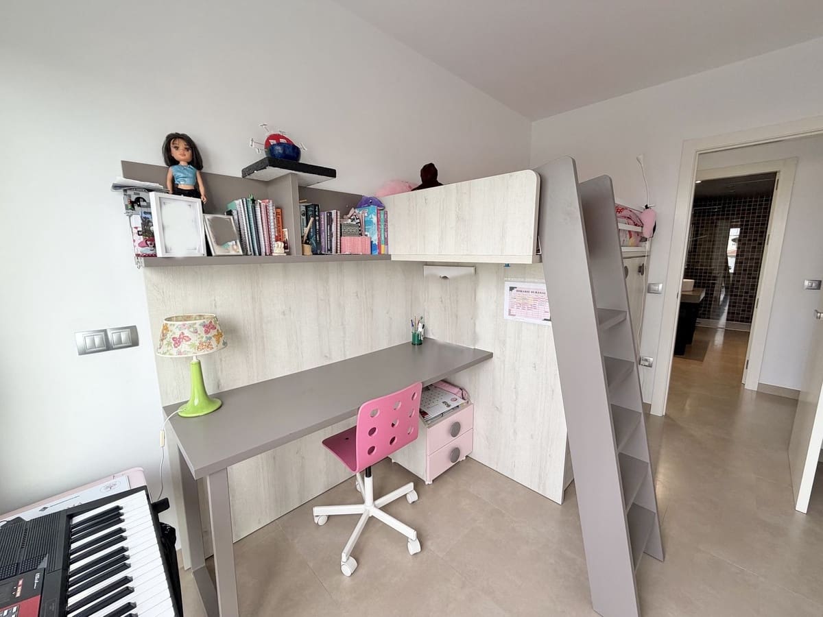 3 slaapkamer Villa te koop in Mijas Costa met zwembad garage - € 849.000 (Ref: 9386385)