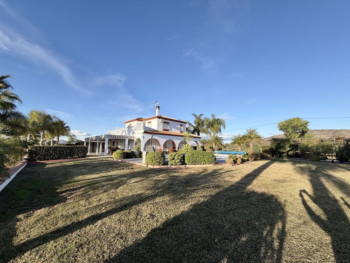 4 bedroom Finca/Country House for sale in Alhaurin el Grande with pool garage - € 849,000 (Ref: 9465229)