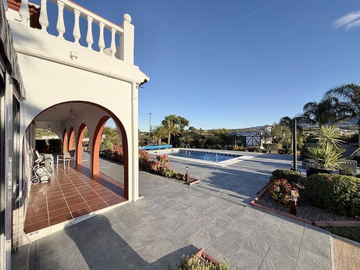 4 bedroom Finca/Country House for sale in Alhaurin el Grande with pool garage - € 849,000 (Ref: 9465229)