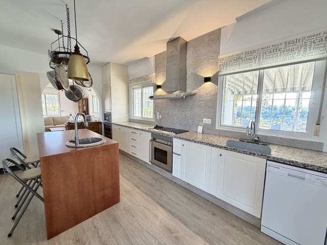 4 bedroom Finca/Country House for sale in Alhaurín el Grande with pool garage - € 849,000 (Ref: 9465229)