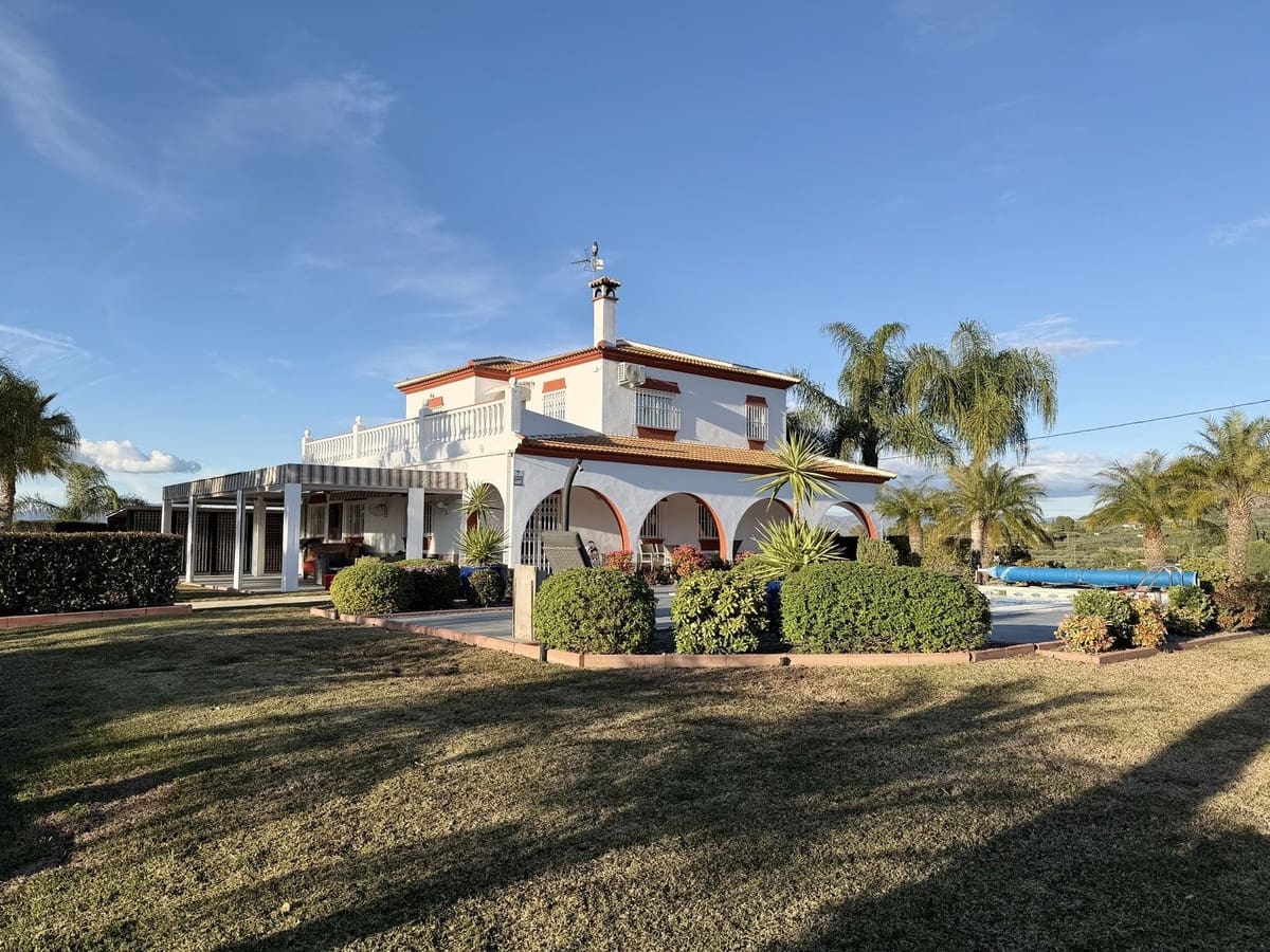 4 bedroom Finca/Country House for sale in Alhaurin el Grande with pool garage - € 849,000 (Ref: 9465229)