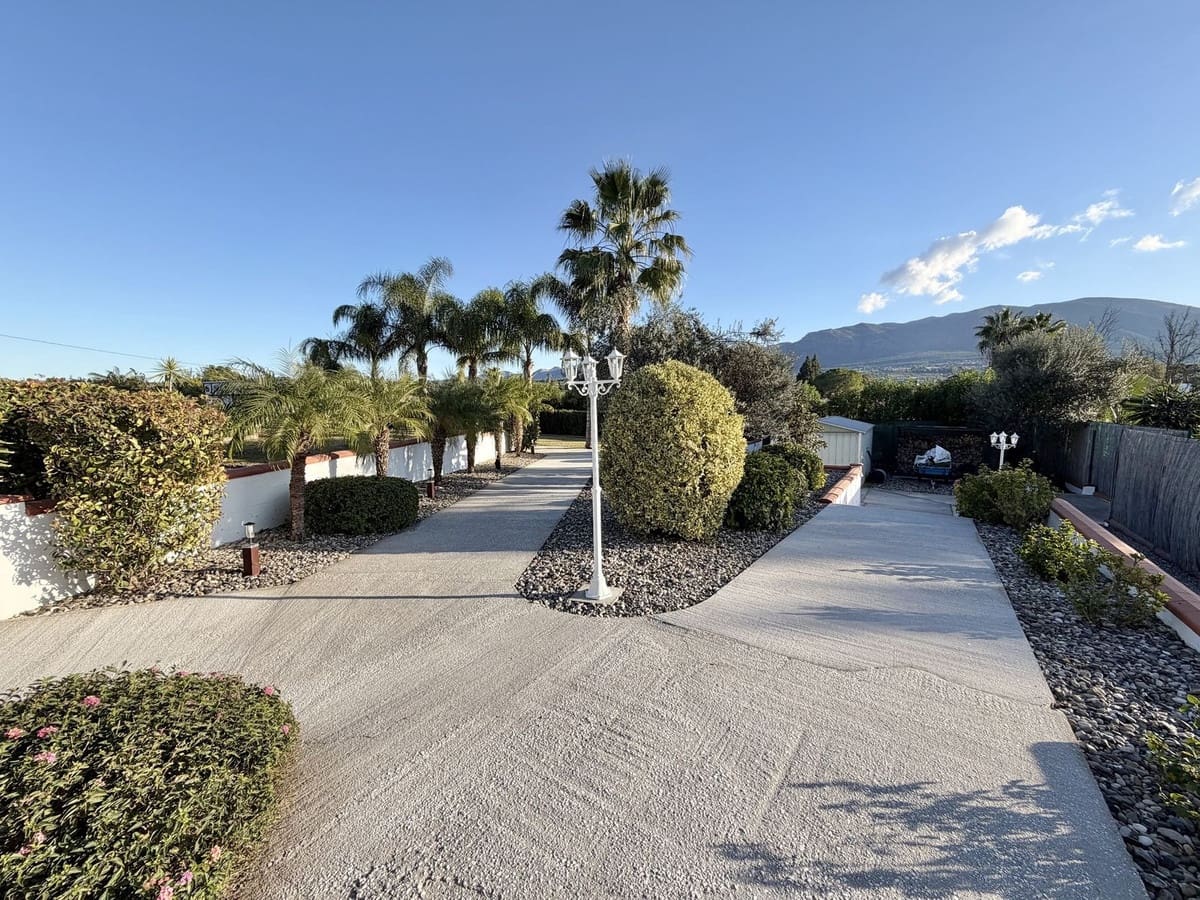 4 bedroom Finca/Country House for sale in Alhaurin el Grande with pool garage - € 849,000 (Ref: 9465229)