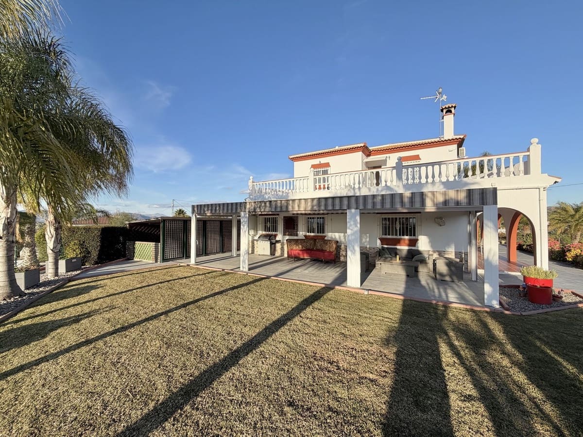 4 bedroom Finca/Country House for sale in Alhaurin el Grande with pool garage - € 849,000 (Ref: 9465229)