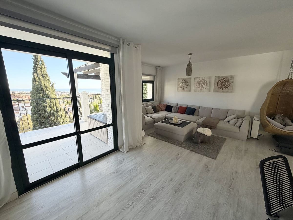 3 quarto Moradia Geminada para venda em Benalmadena com piscina garagem - 590 000 € (Ref: 9470045)