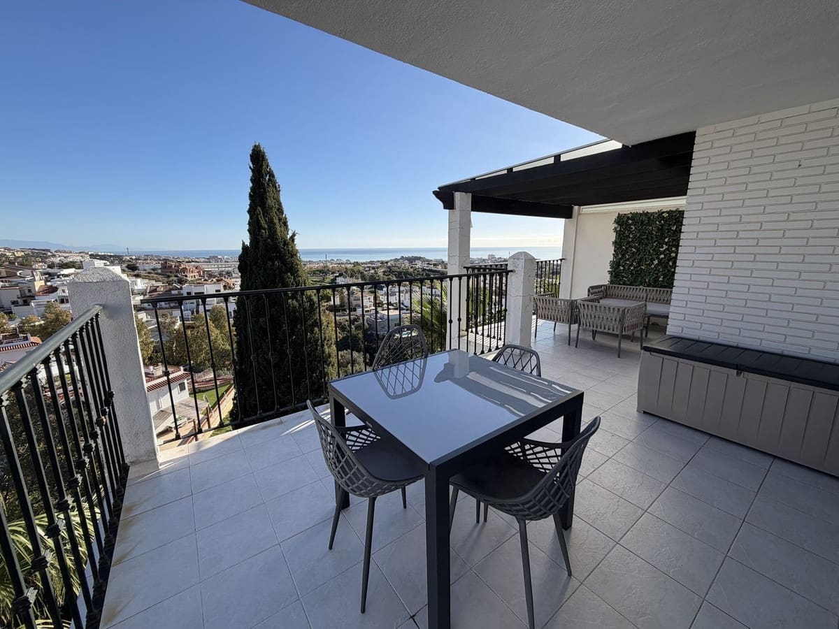 3 quarto Moradia Geminada para venda em Benalmadena com piscina garagem - 590 000 € (Ref: 9470045)