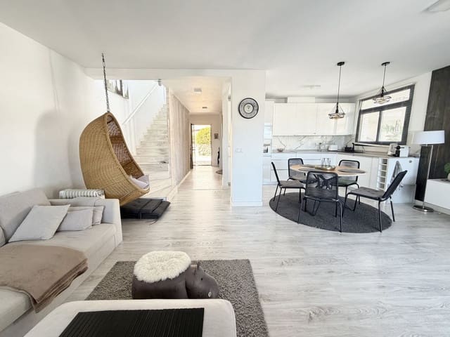 3 makuuhuone Paritalo myytävänä paikassa Benalmádena pueblo, Benalmádena mukana uima-altaan 
autotalli - 590 000 € (Ref: 9470045)